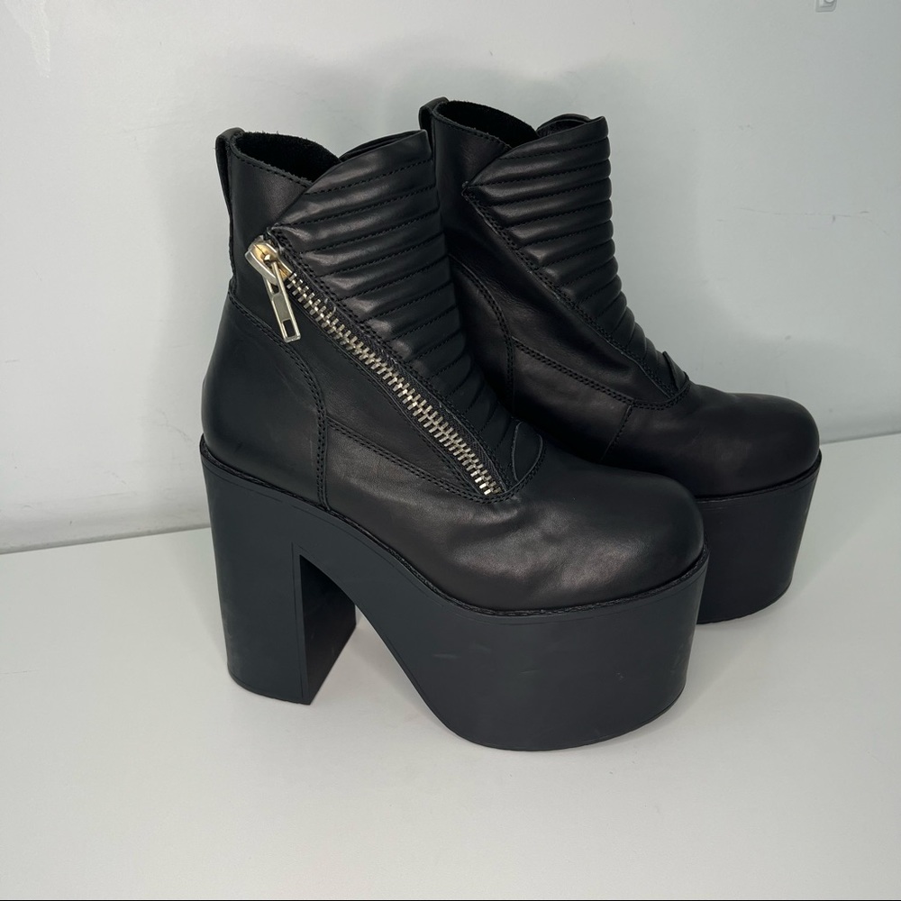 UNIF Neo Platform Boots in black leather Size 6